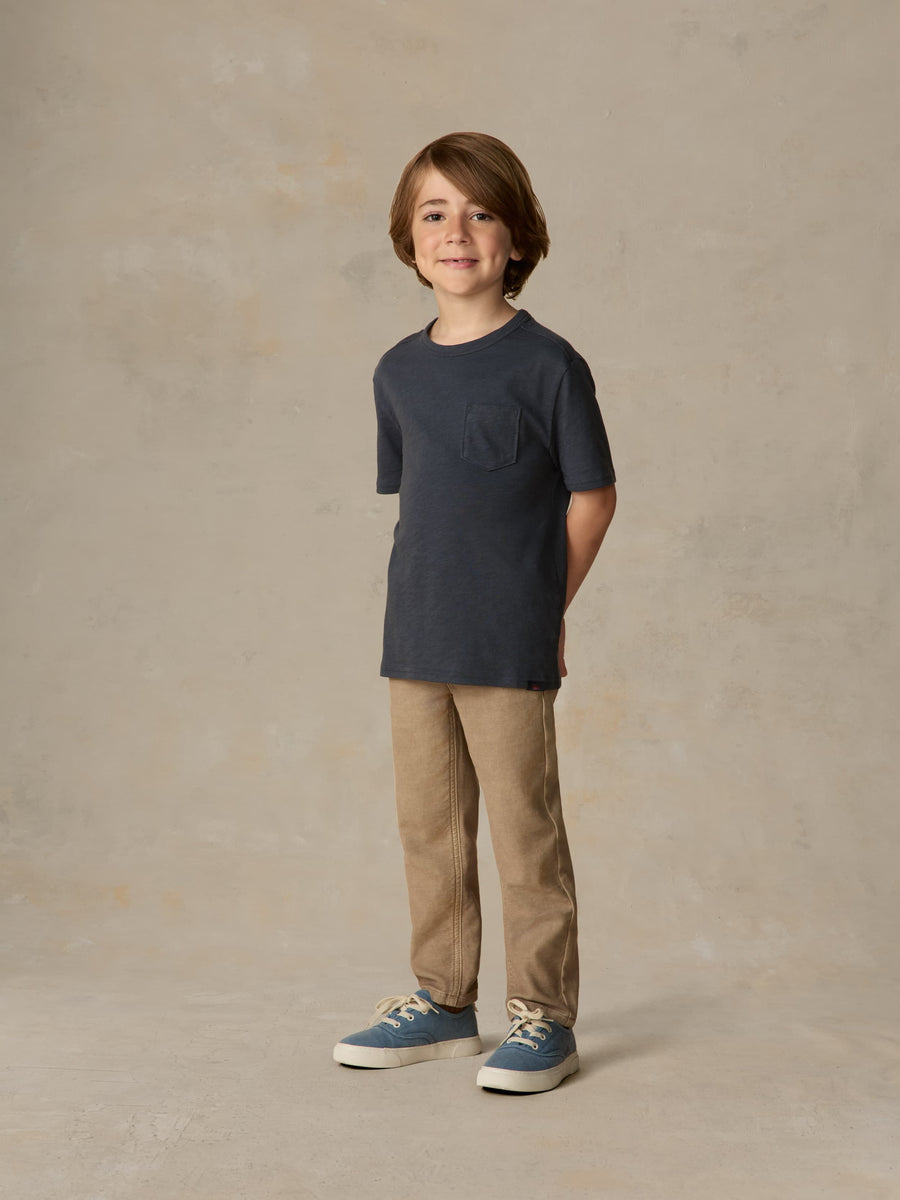 Little Kids Sunwashed Regenerative Pocket Tee - Dune Navy