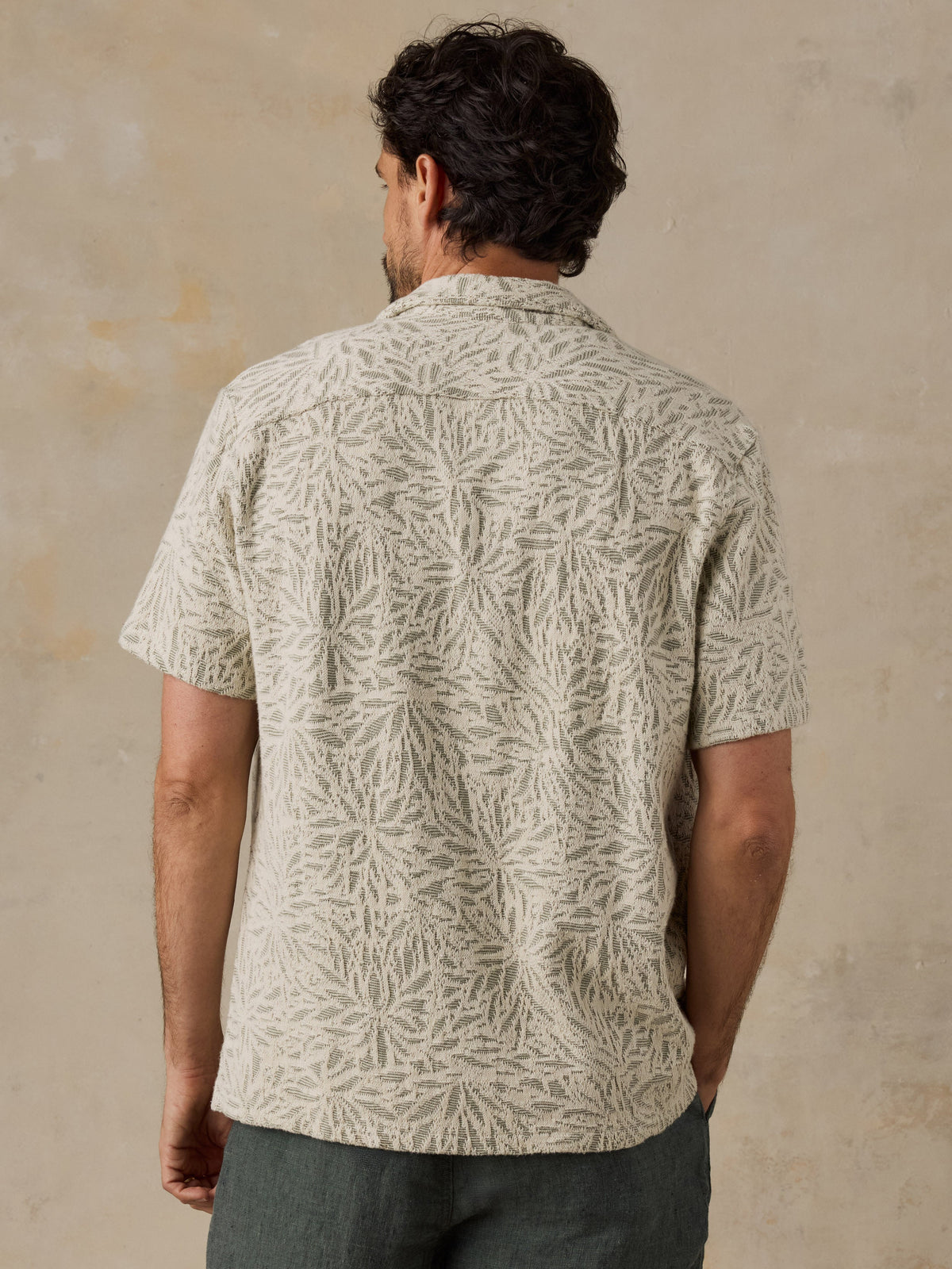 Short-Sleeve Oasis Camp Shirt - Trail Olive Frond